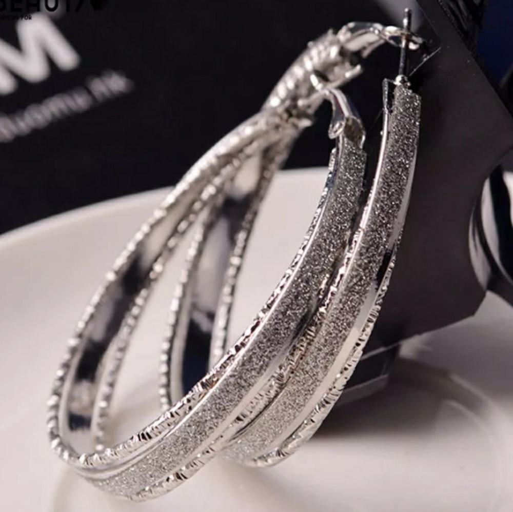🆕Vintage-Style/Plated Shine Large Hoop Earrings🔥